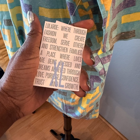 NWT!! 💙💛 LuLaRoe Colorful Geometric Patterned Top - Picture 5 of 5